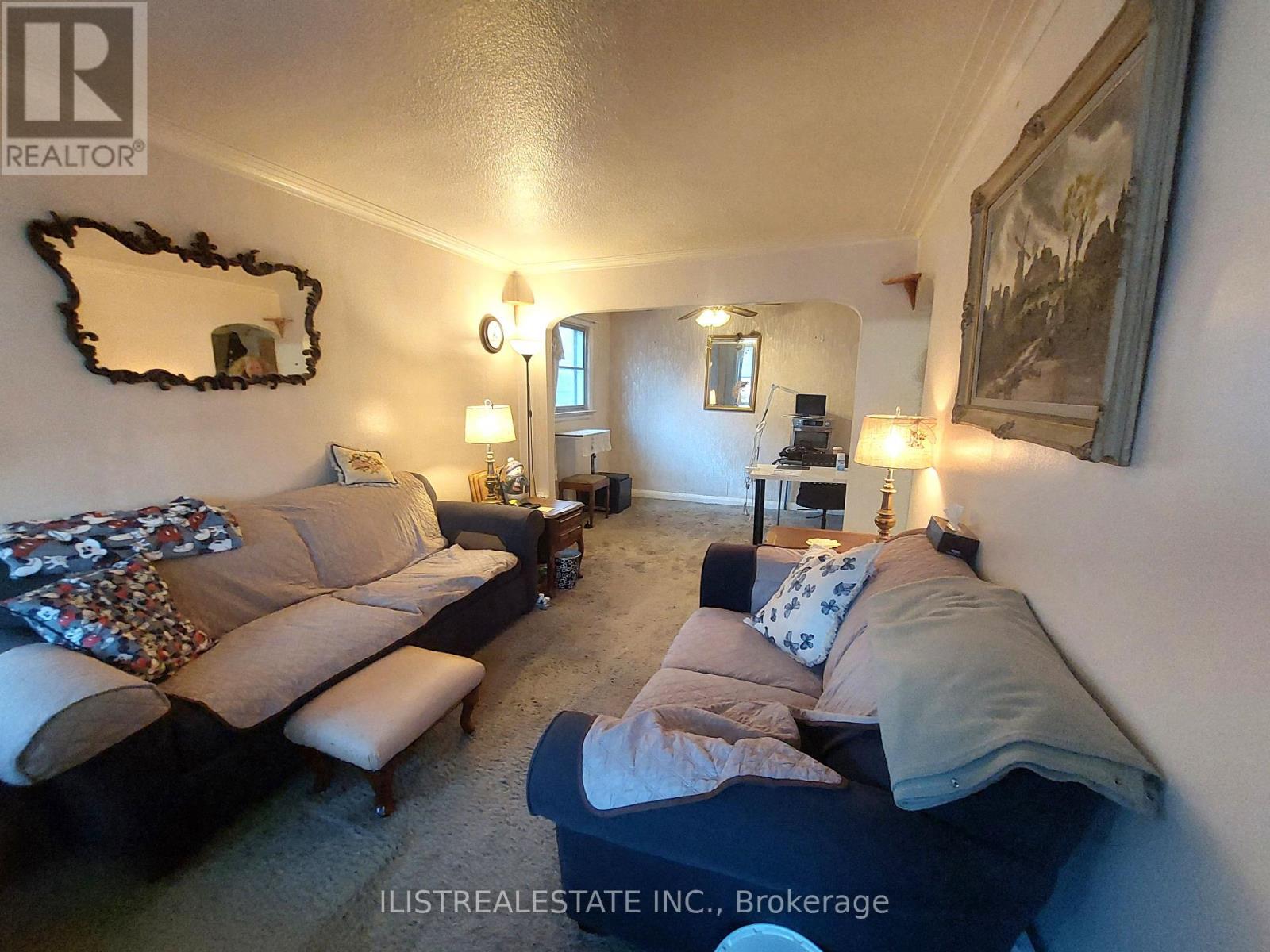 29 Holland Avenue, Toronto, Ontario  M4B 2C4 - Photo 6 - E12565336