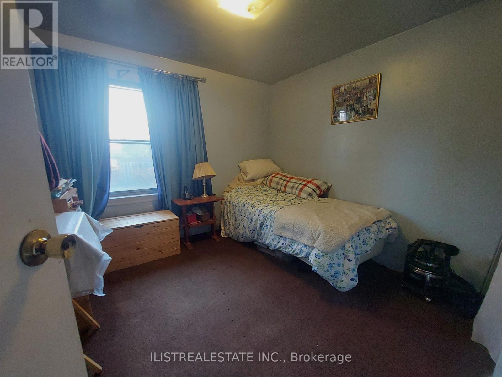 29 Holland Avenue, Toronto, Ontario  M4B 2C4 - Photo 8 - E12565336