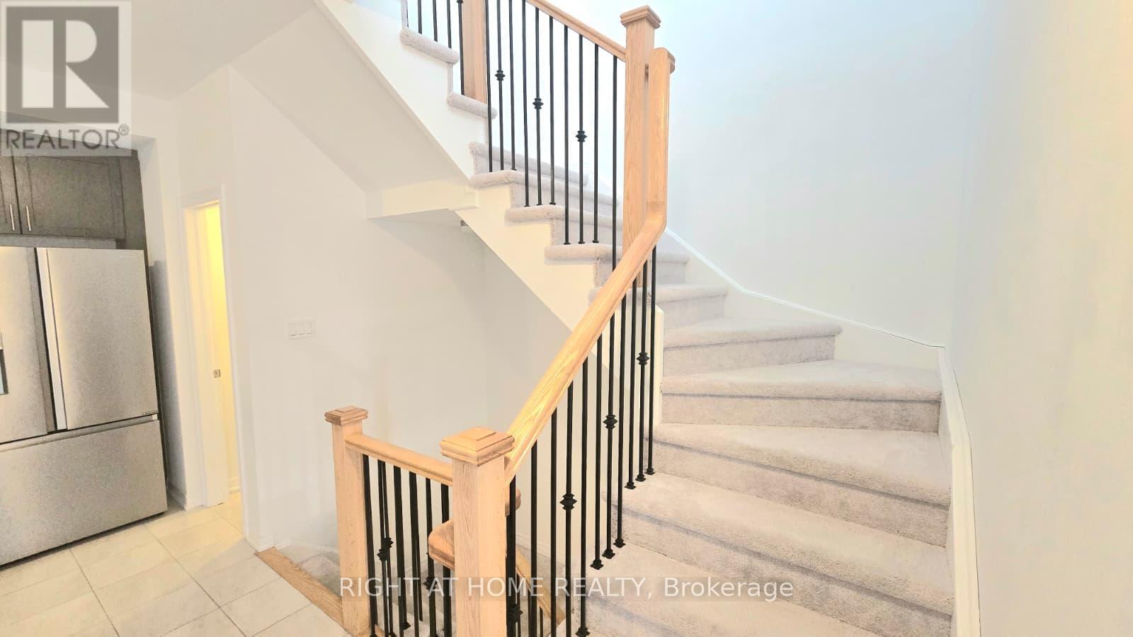 1992 Cameron Lott Crescent, Oshawa, Ontario  L1H 7K5 - Photo 20 - E12565344