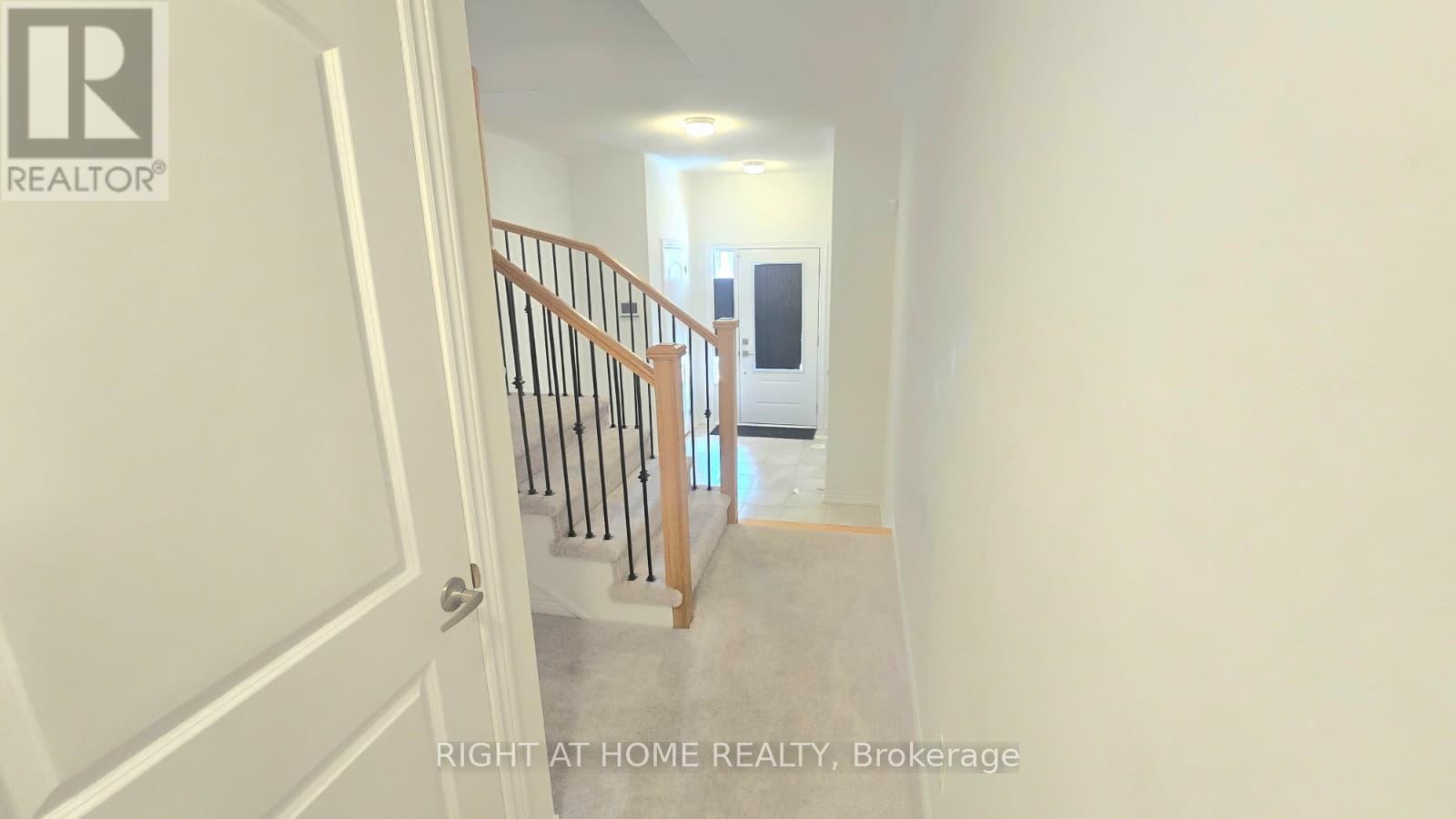 1992 Cameron Lott Crescent, Oshawa, Ontario  L1H 7K5 - Photo 6 - E12565344