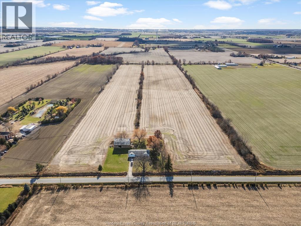 MLS# 25029302: 516 Road 11, Kingsville, Canada