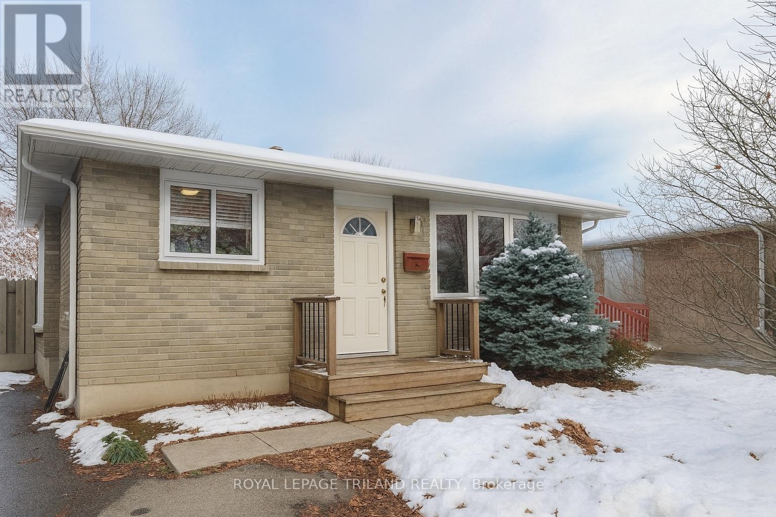 76 Dudley Crescent, London South, Ontario  N6E 1S5 - Photo 2 - X12565376