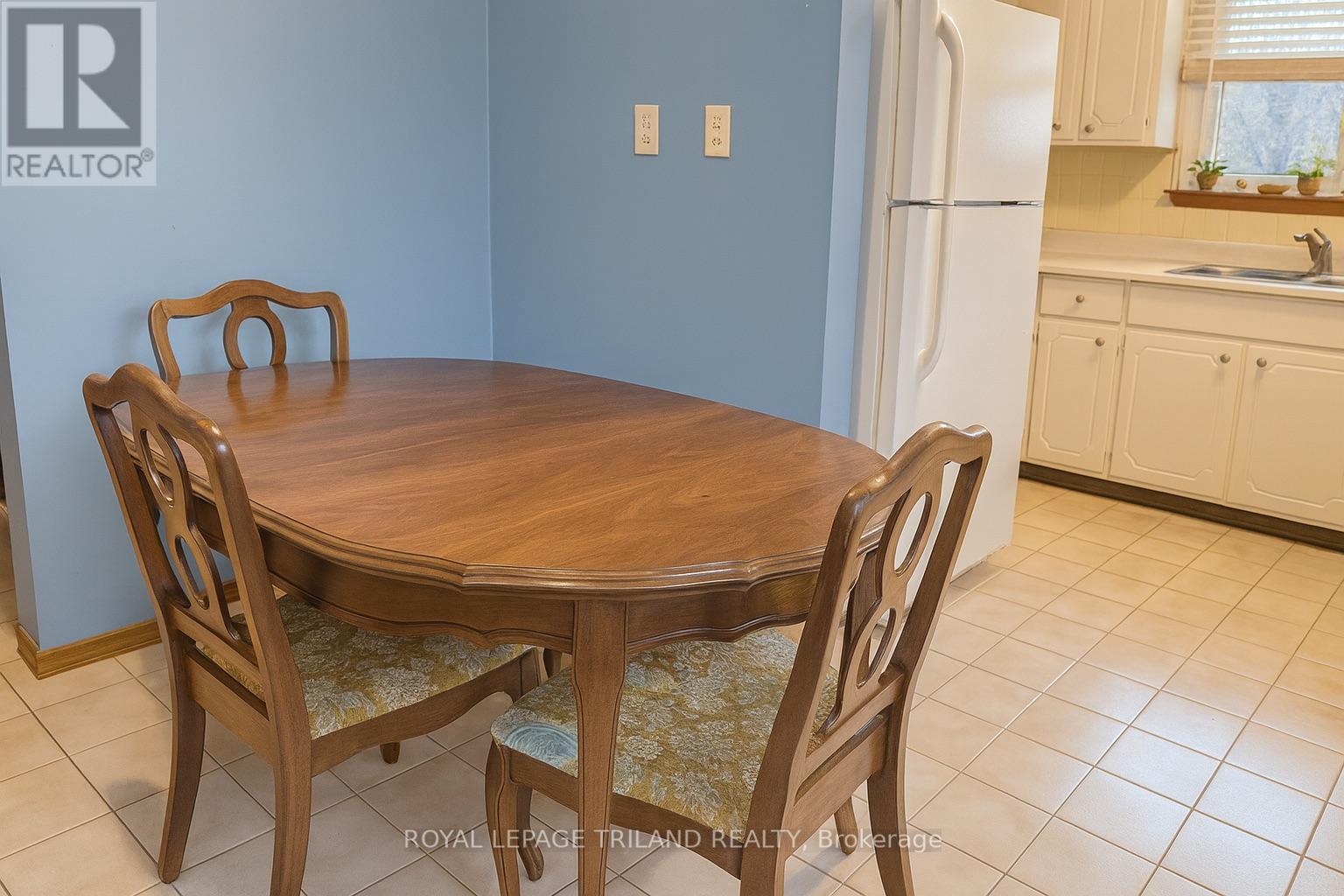 76 Dudley Crescent, London South, Ontario  N6E 1S5 - Photo 7 - X12565376