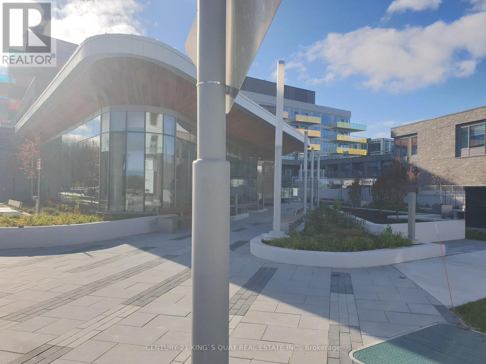 211 - 333 Sunseeker Avenue, Innisfil, Ontario  K9V 0R6 - Photo 3 - N12525056