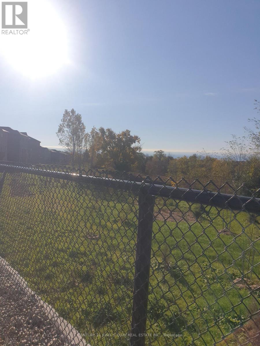 150 Matawin Lane, Richmond Hill, Ontario  L4B 0H7 - Photo 8 - N12535168