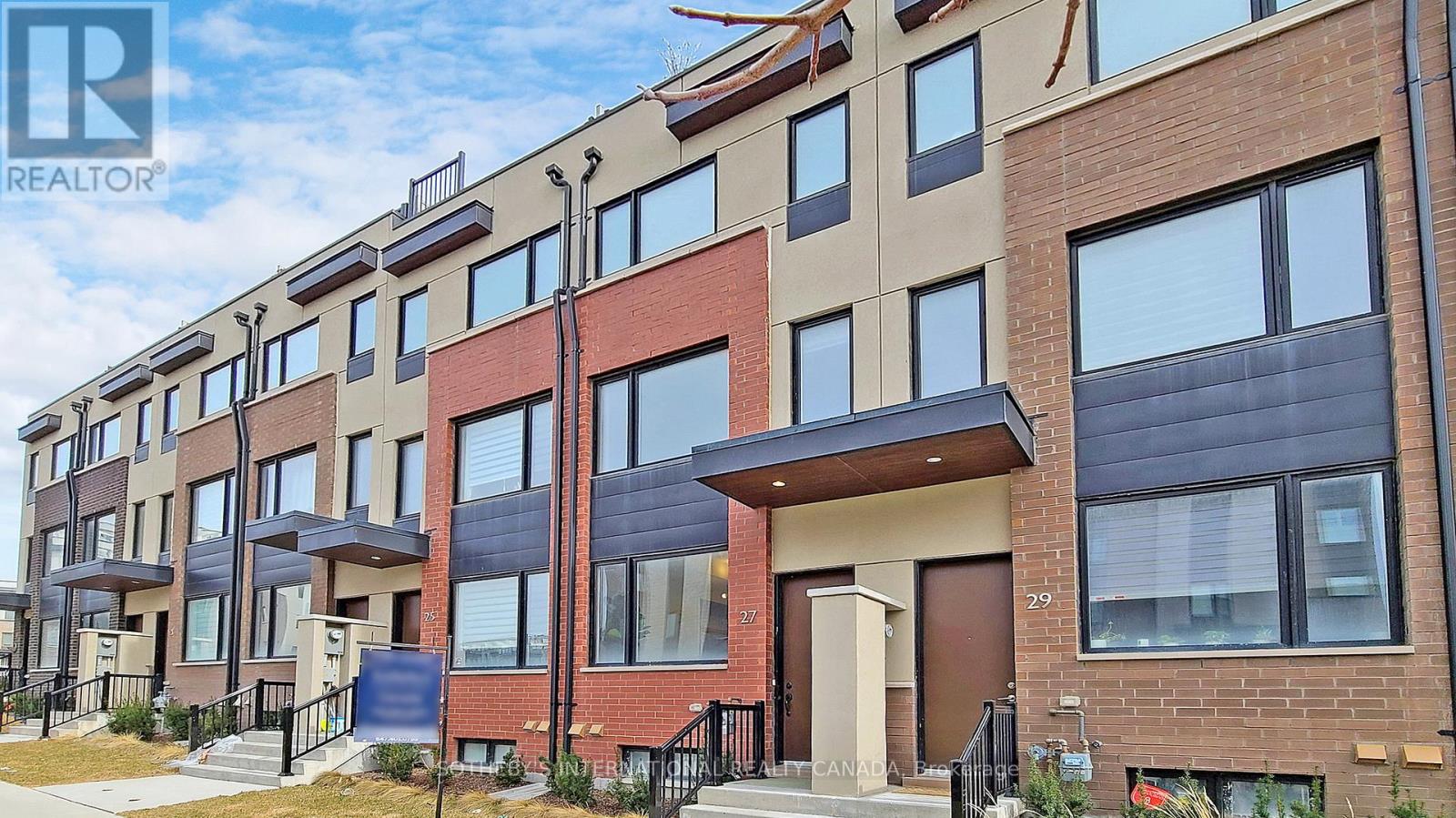 27 Thomas Mulholland Drive, Toronto, Ontario  M3K 0A8 - Photo 3 - W12499022