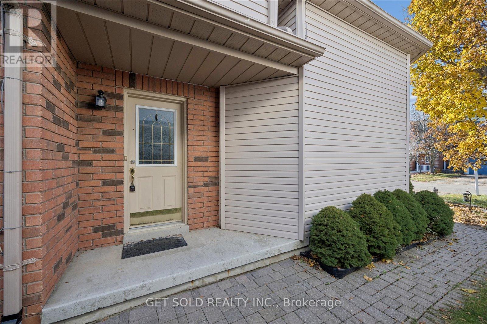 1739 Woodgate Trail, Oshawa, Ontario  L1G 8B4 - Photo 3 - E12565370
