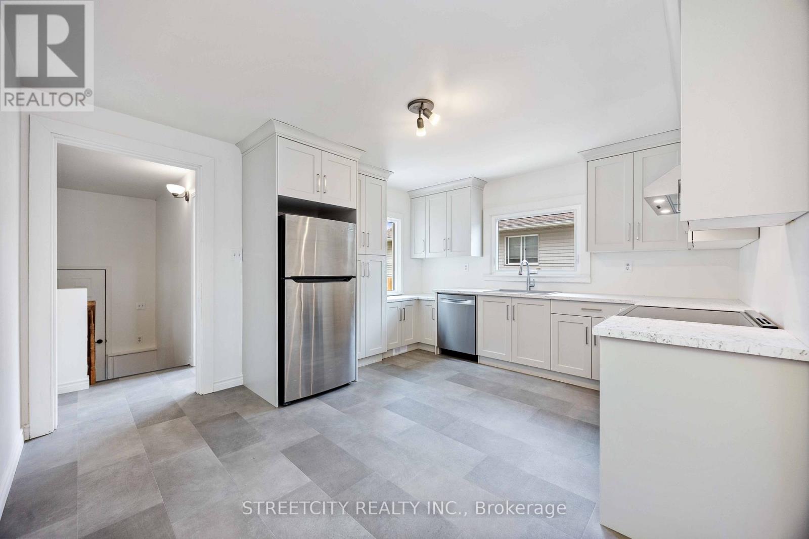 4482 Petrolia Line, Petrolia, Ontario  N0N 1R0 - Photo 7 - X12562578