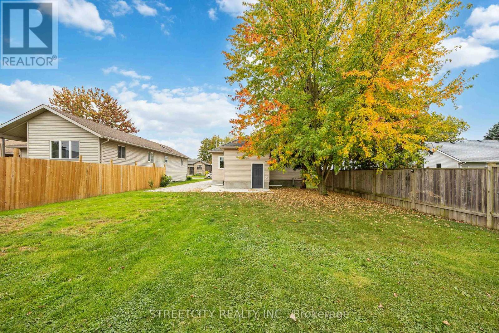 4482 Petrolia Line, Petrolia, Ontario  N0N 1R0 - Photo 29 - X12562578