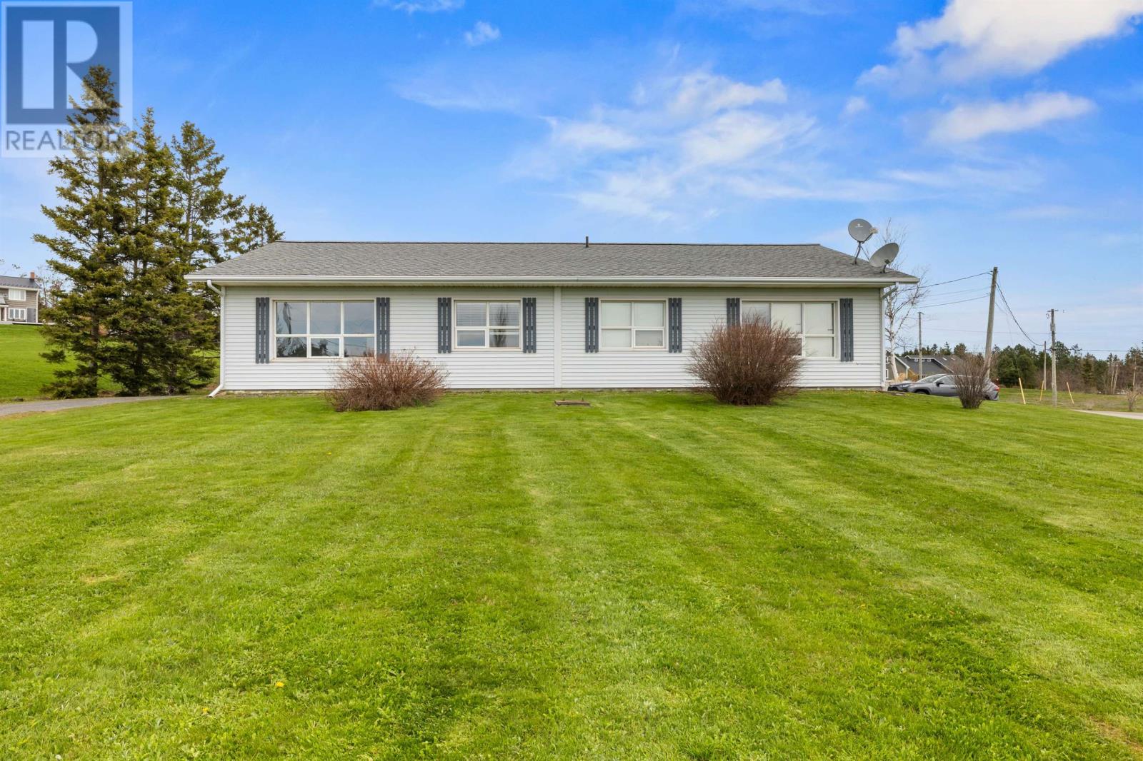 7 Bayview Crescent, Souris West, Prince Edward Island  C0A 2B0 - Photo 2 - 202528344