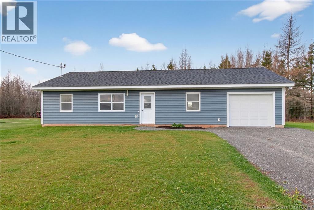 8 Fawcett Avenue, Petitcodiac, New Brunswick  E4Z 4H4 - Photo 1 - NB126877