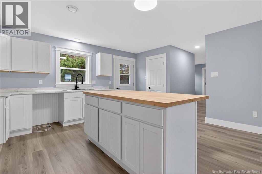 8 Fawcett Avenue, Petitcodiac, New Brunswick  E4Z 4H4 - Photo 9 - NB126877