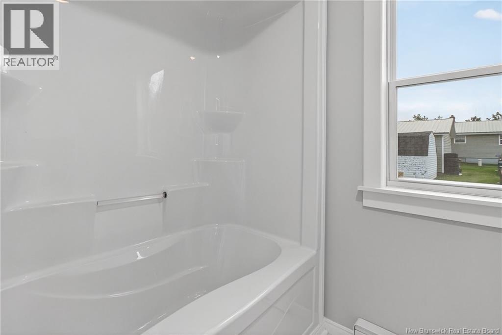 8 Fawcett Avenue, Petitcodiac, New Brunswick  E4Z 4H4 - Photo 15 - NB126877