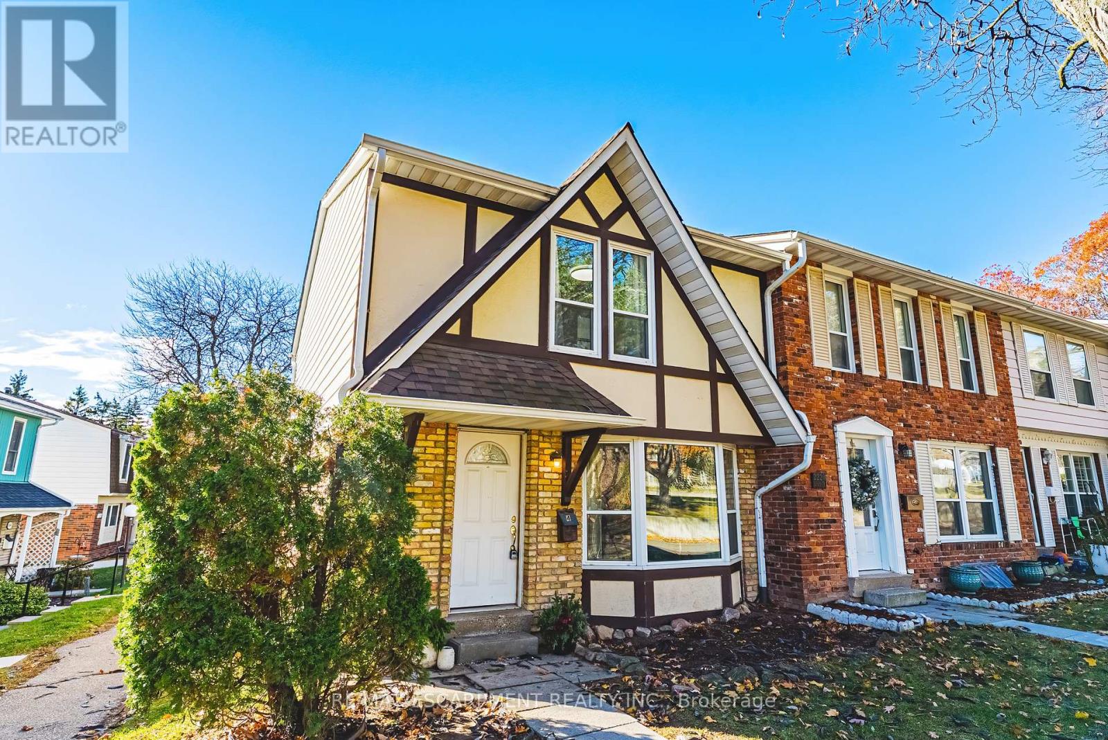 4 - 2220 UPPER MIDDLE ROAD, Burlington, Ontario