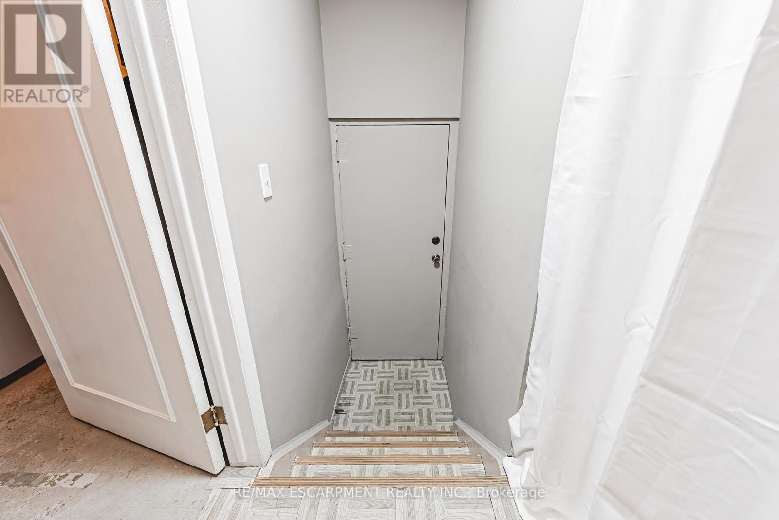 4 - 2220 Upper Middle Road, Burlington, Ontario  L7P 3P4 - Photo 31 - W12565364