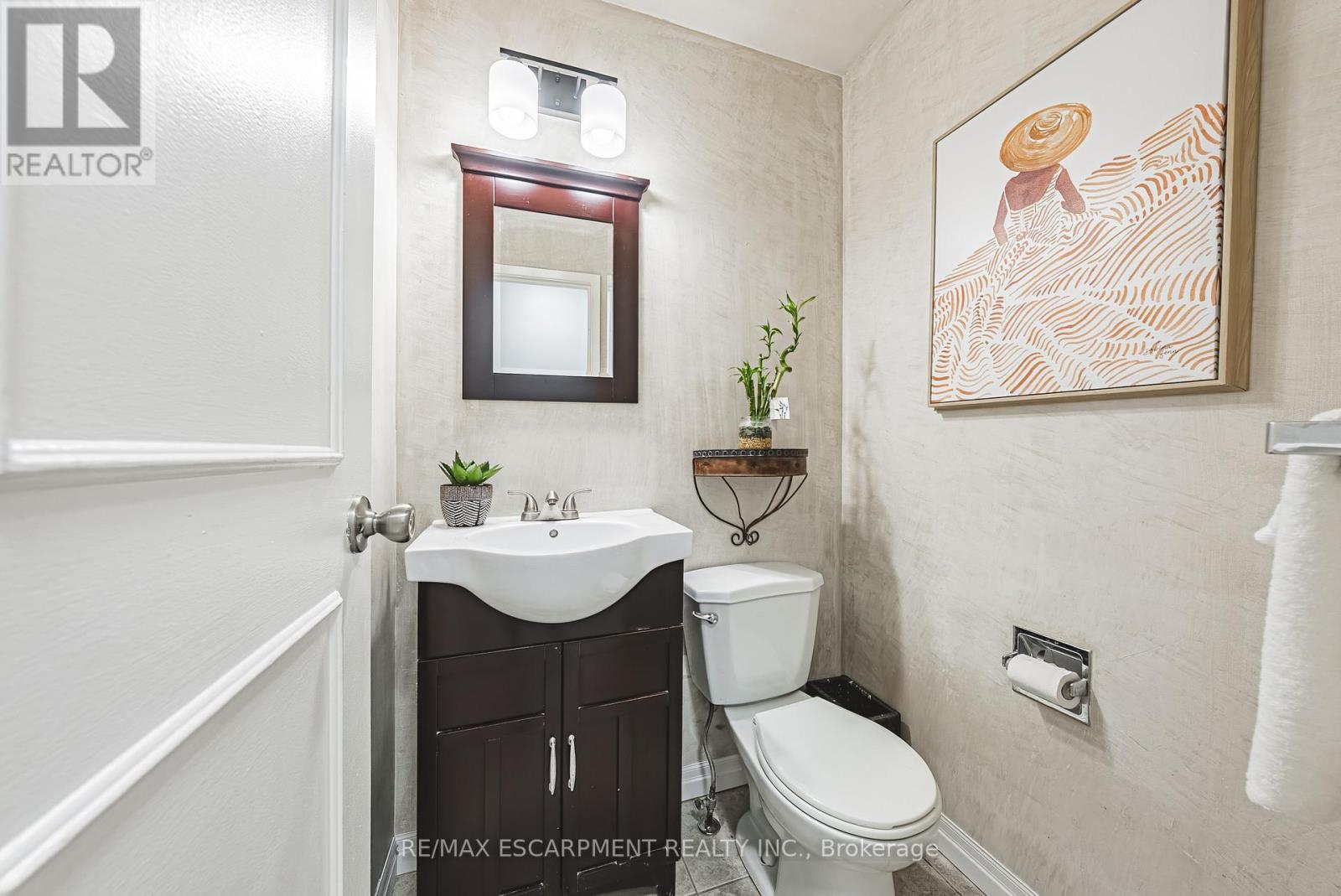 4 - 2220 Upper Middle Road, Burlington, Ontario  L7P 3P4 - Photo 7 - W12565364