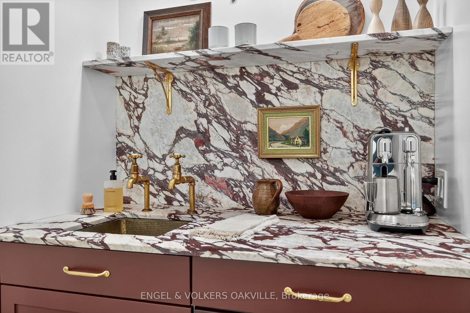 200 - 145 Lakeshore Road E, Oakville, Ontario  L6J 1H3 - Photo 10 - W12565372