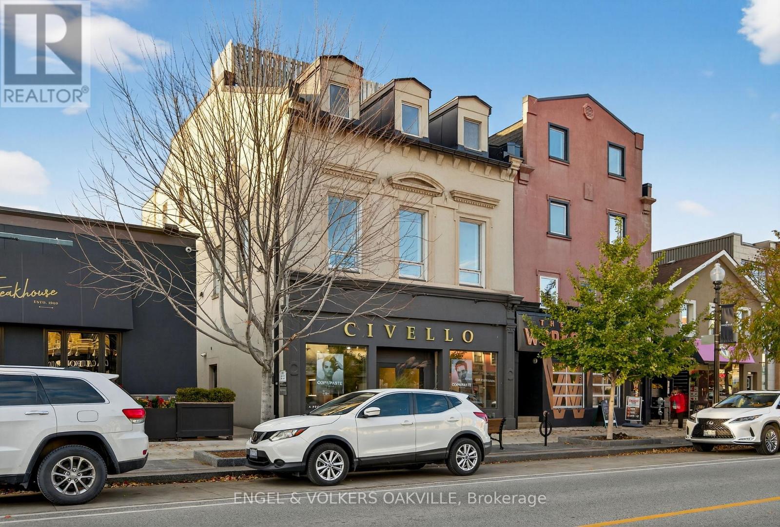 200 - 145 Lakeshore Road E, Oakville, Ontario  L6J 1H3 - Photo 2 - W12565372