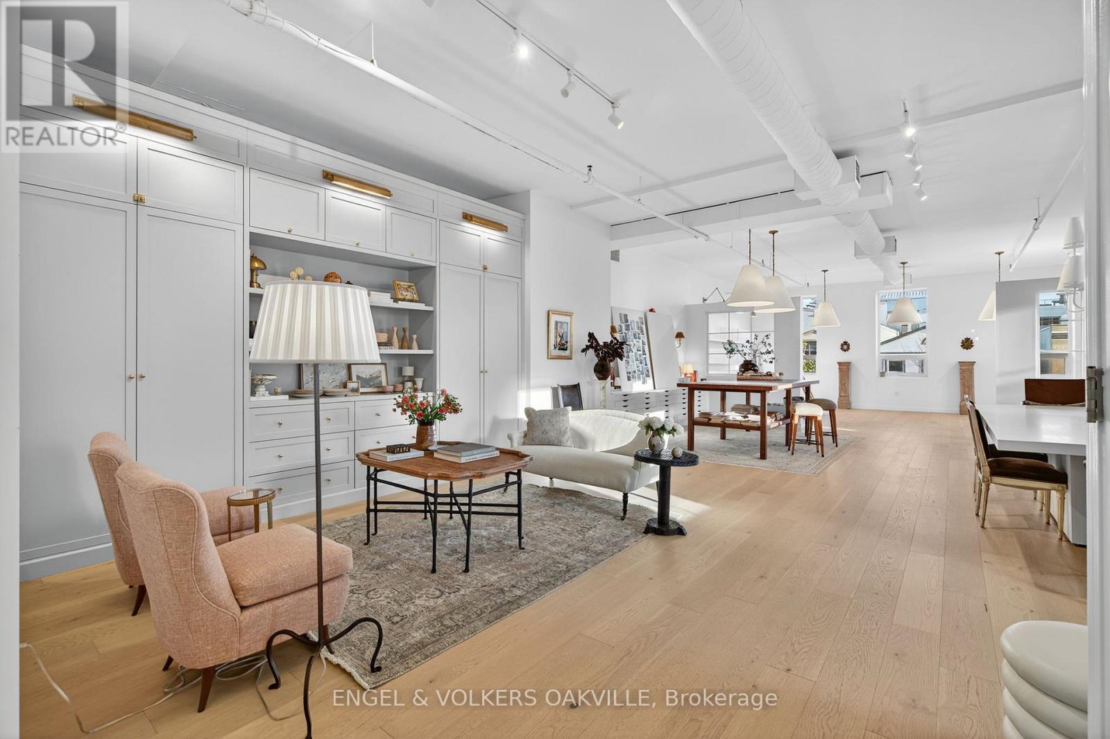 200 - 145 Lakeshore Road E, Oakville, Ontario  L6J 1H3 - Photo 26 - W12565372