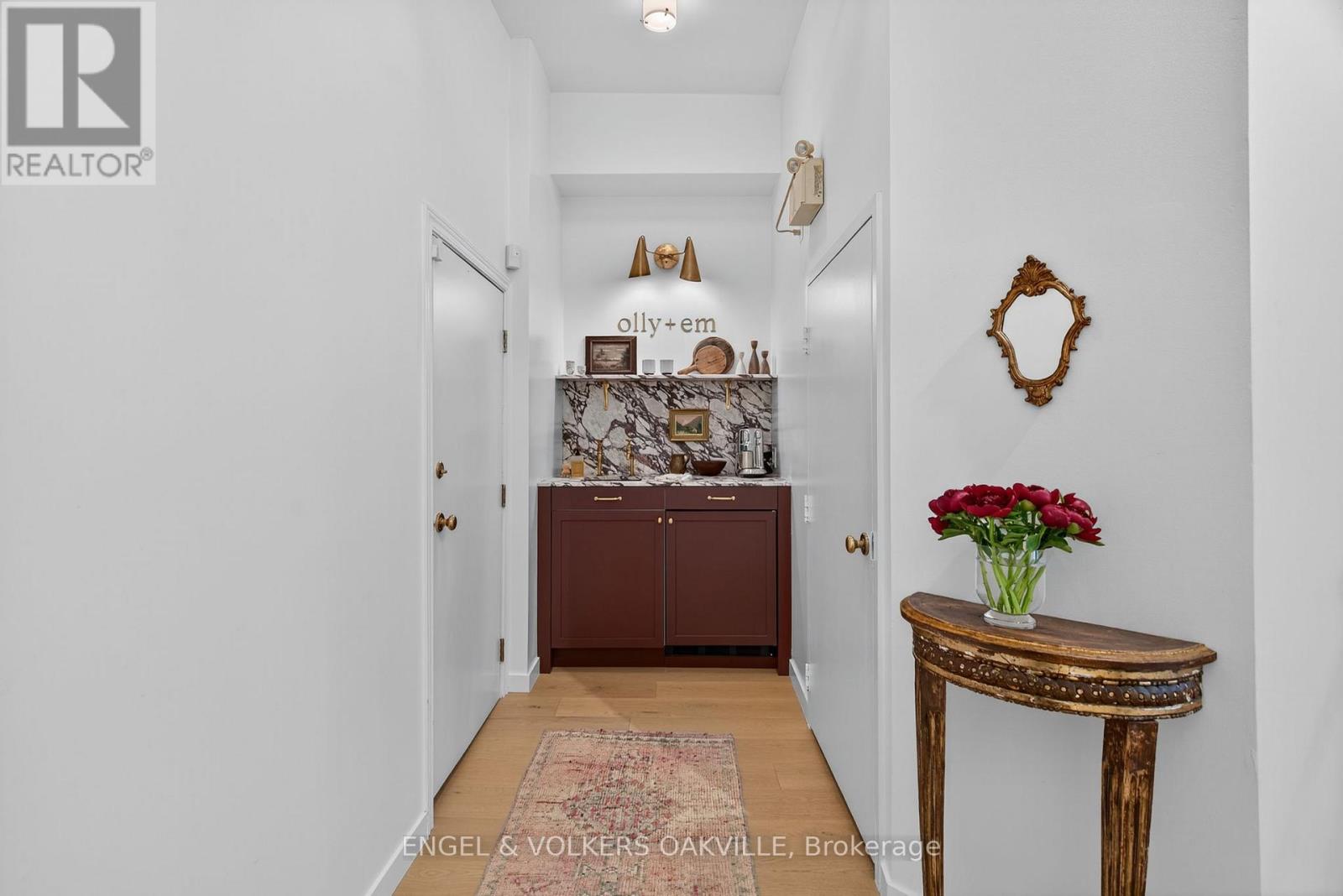 200 - 145 Lakeshore Road E, Oakville, Ontario  L6J 1H3 - Photo 29 - W12565372