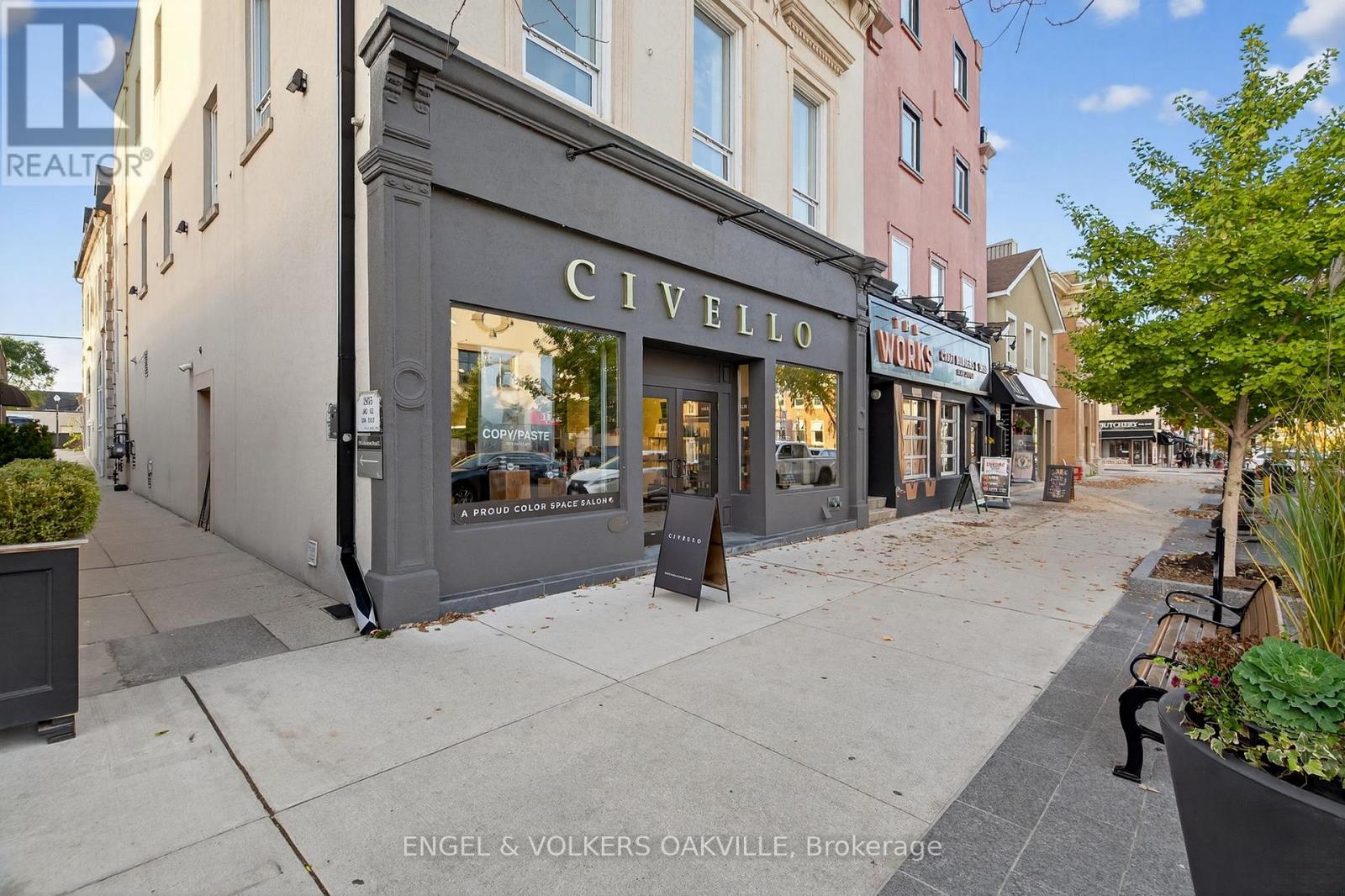 200 - 145 Lakeshore Road E, Oakville, Ontario  L6J 1H3 - Photo 4 - W12565372