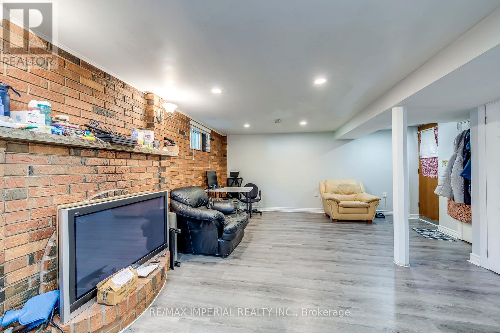 Basement - 11 Queensbury Drive, Hamilton, Ontario  L8W 1J1 - Photo 12 - X12565358