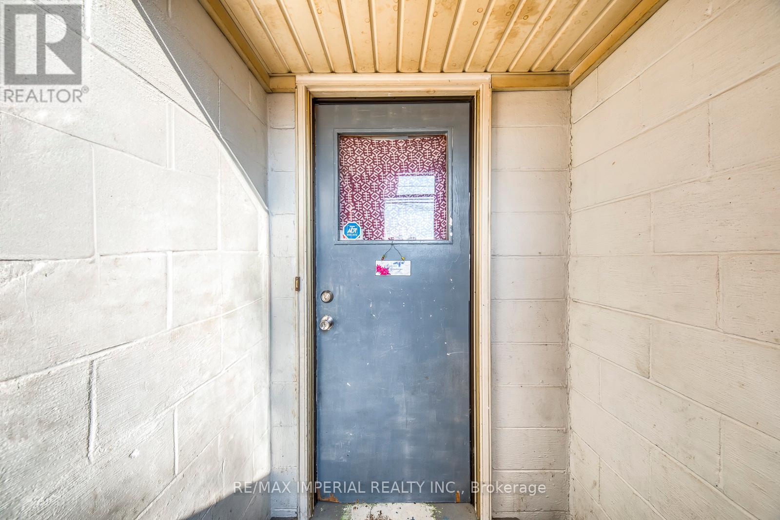 Basement - 11 Queensbury Drive, Hamilton, Ontario  L8W 1J1 - Photo 3 - X12565358