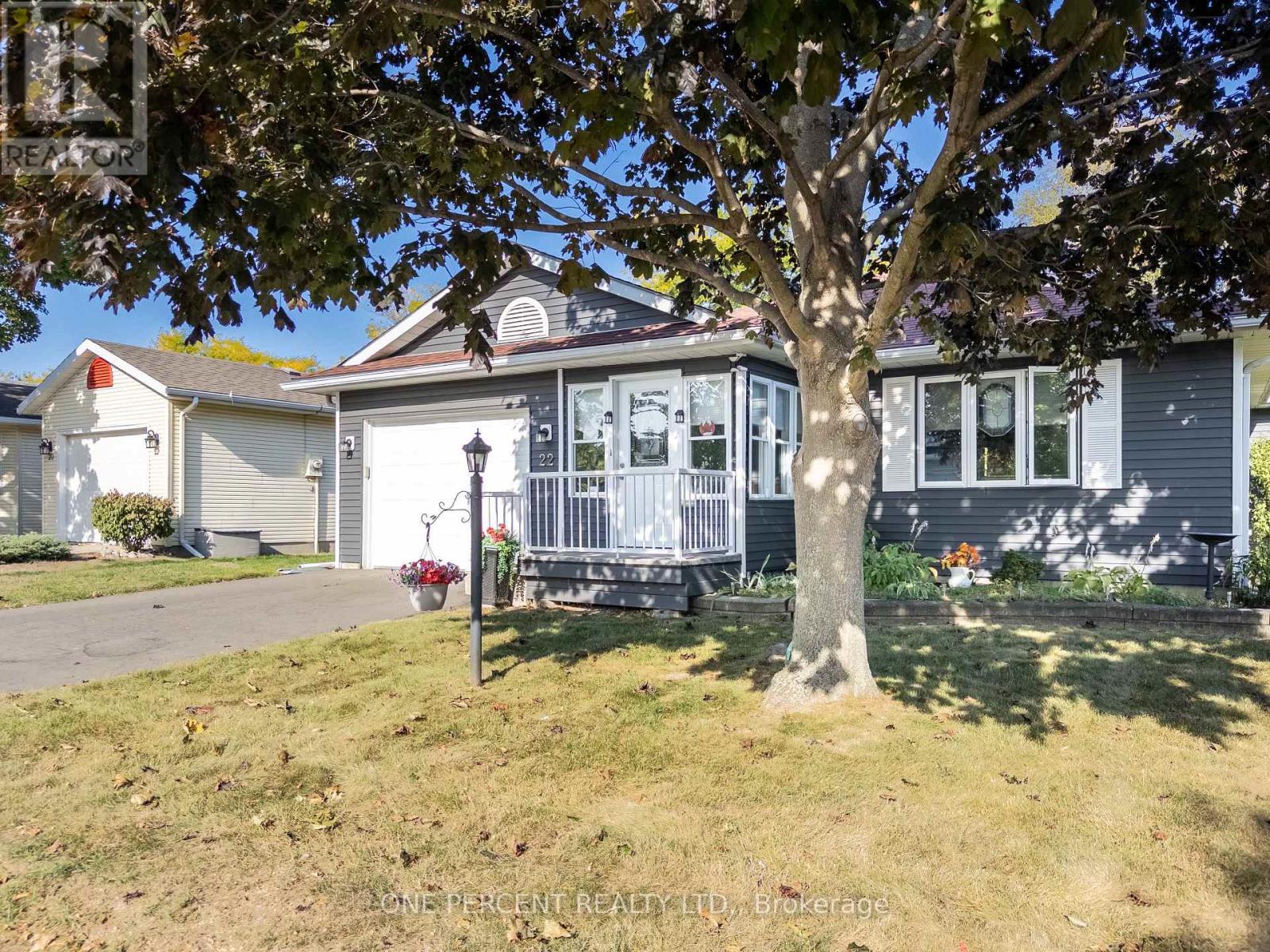 22 Heritage Drive, Prince Edward County, Ontario  K0K 3L0 - Photo 3 - X12565374