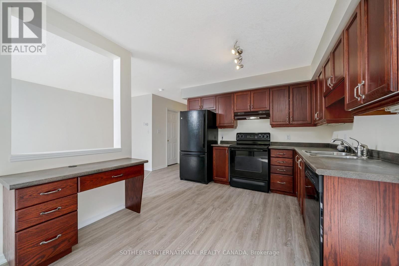 571 Wild Iris Avenue, Waterloo, Ontario  N2V 2X5 - Photo 12 - X12565380