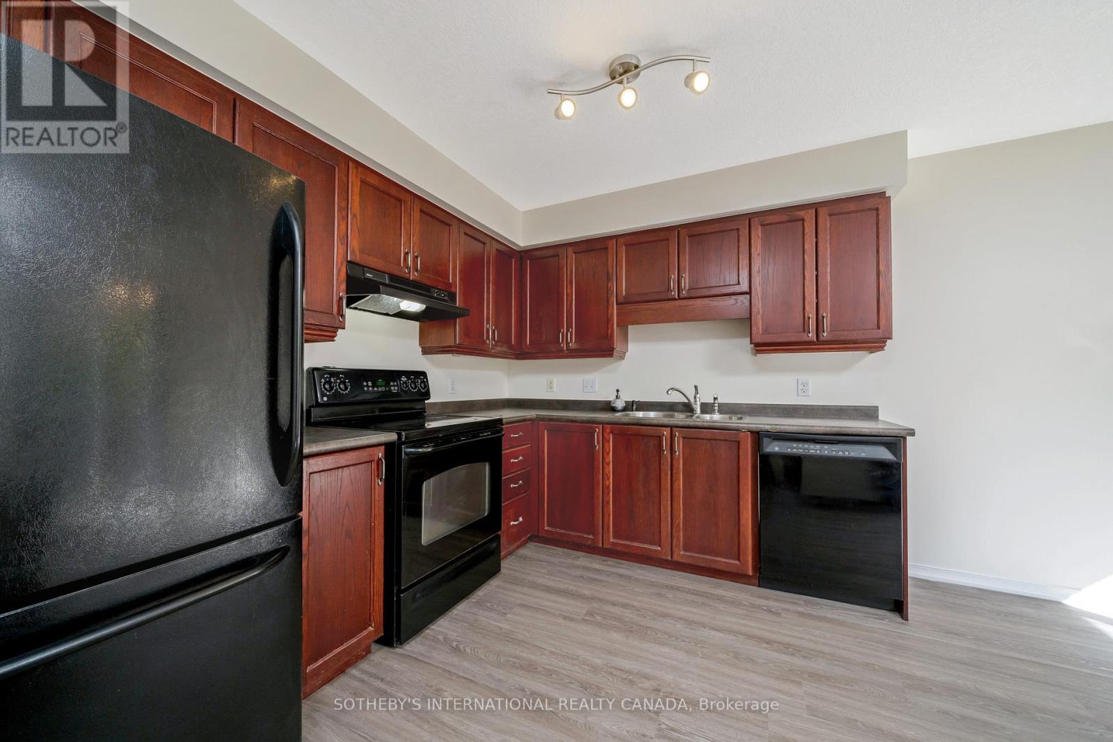 571 Wild Iris Avenue, Waterloo, Ontario  N2V 2X5 - Photo 13 - X12565380