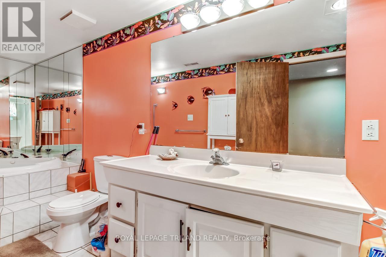 306 Highview Drive, St. Thomas, Ontario  N5R 5W9 - Photo 17 - X12565414