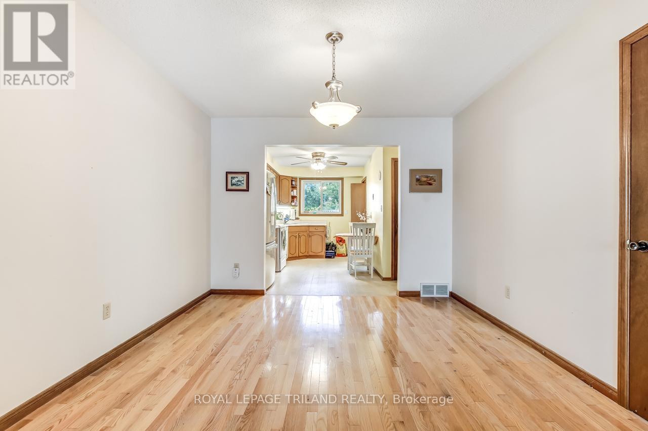 306 Highview Drive, St. Thomas, Ontario  N5R 5W9 - Photo 6 - X12565414