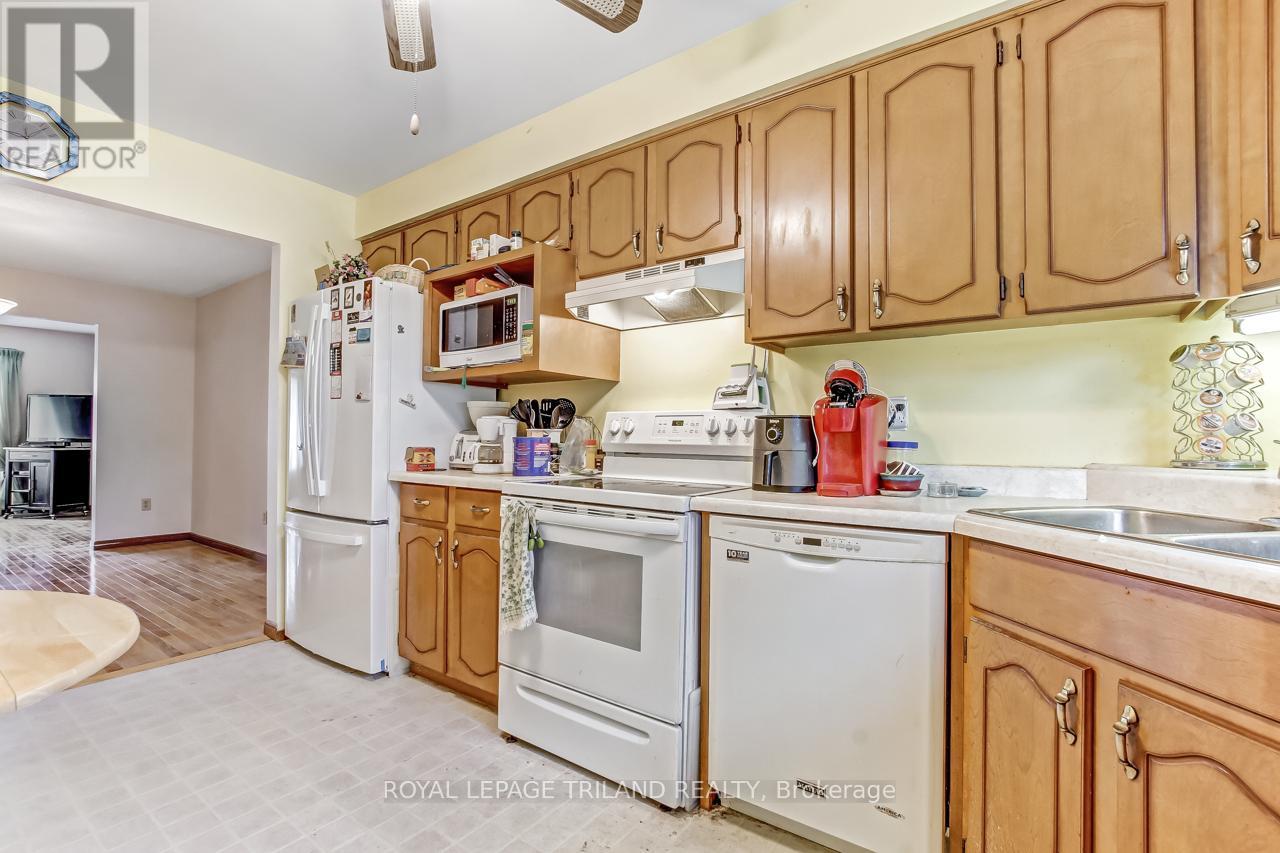 306 Highview Drive, St. Thomas, Ontario  N5R 5W9 - Photo 8 - X12565414