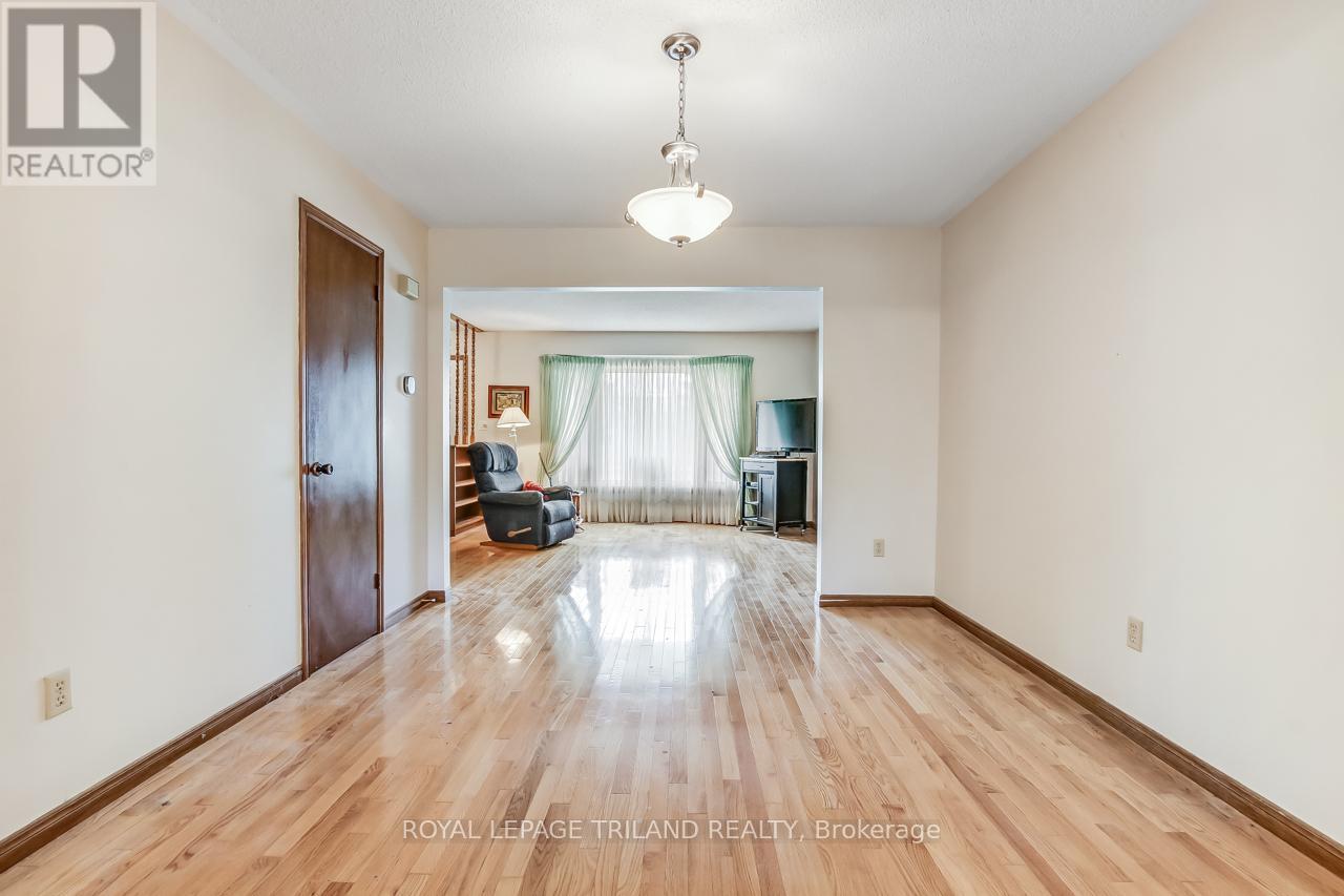 306 Highview Drive, St. Thomas, Ontario  N5R 5W9 - Photo 9 - X12565414