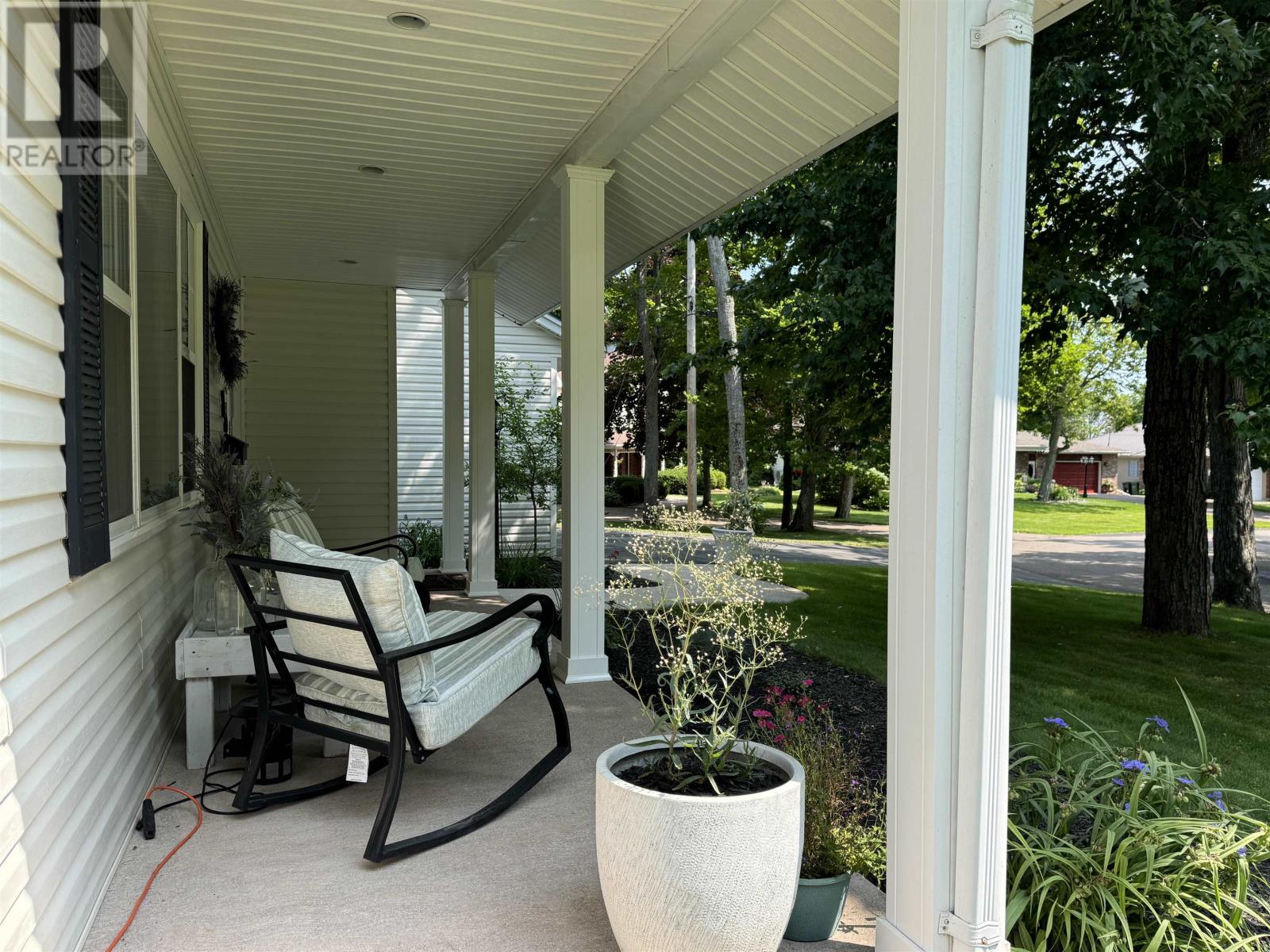 15 Harris Court, Summerside, Prince Edward Island  C1N 5R7 - Photo 3 - 202504205