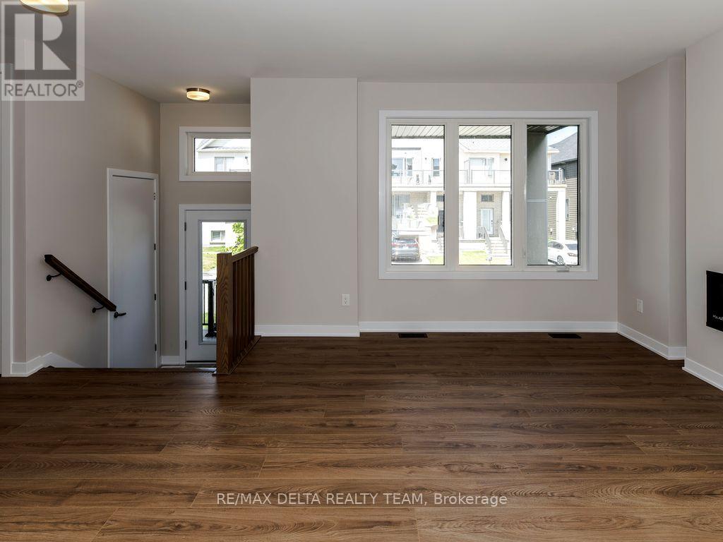 337 Catsfoot Walk, Ottawa, Ontario  K2J 7G7 - Photo 4 - X12565424