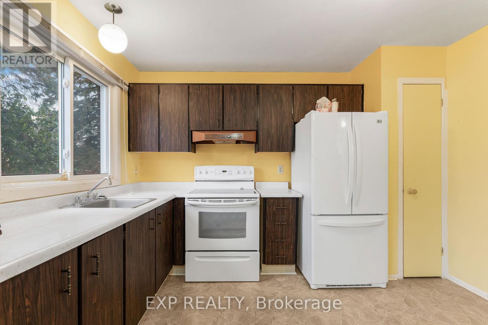 48 - 2276 Orient Park Drive, Ottawa, Ontario  K1B 4Z7 - Photo 12 - X12565440