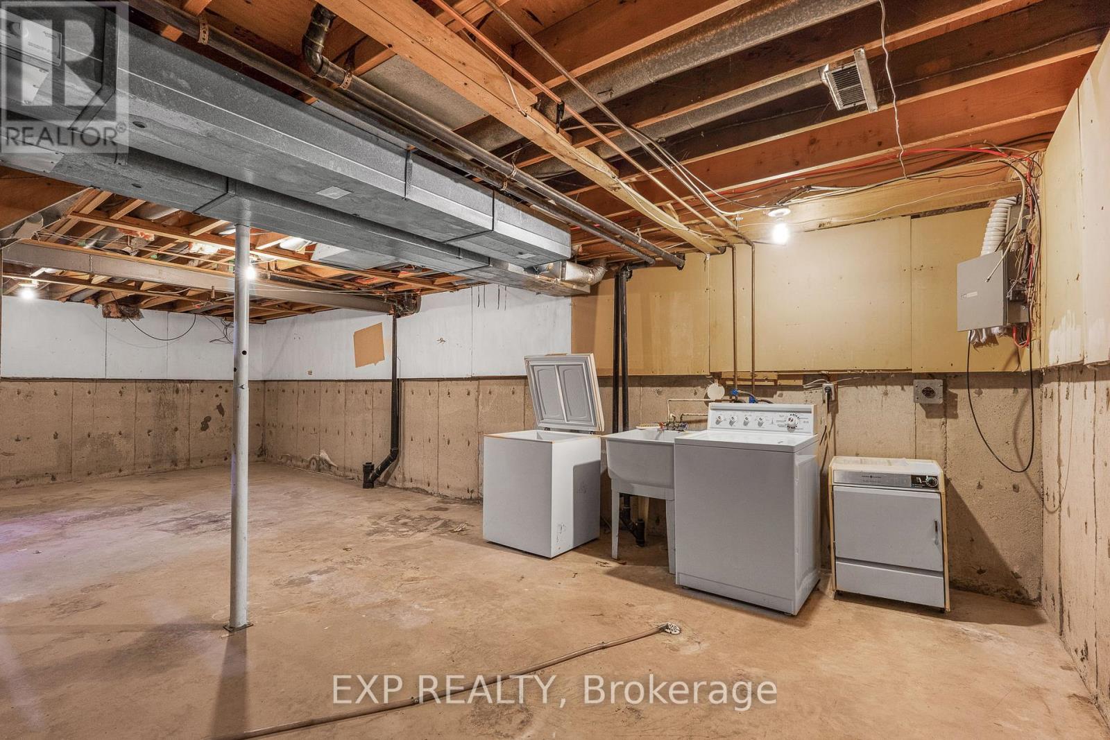 48 - 2276 Orient Park Drive, Ottawa, Ontario  K1B 4Z7 - Photo 27 - X12565440