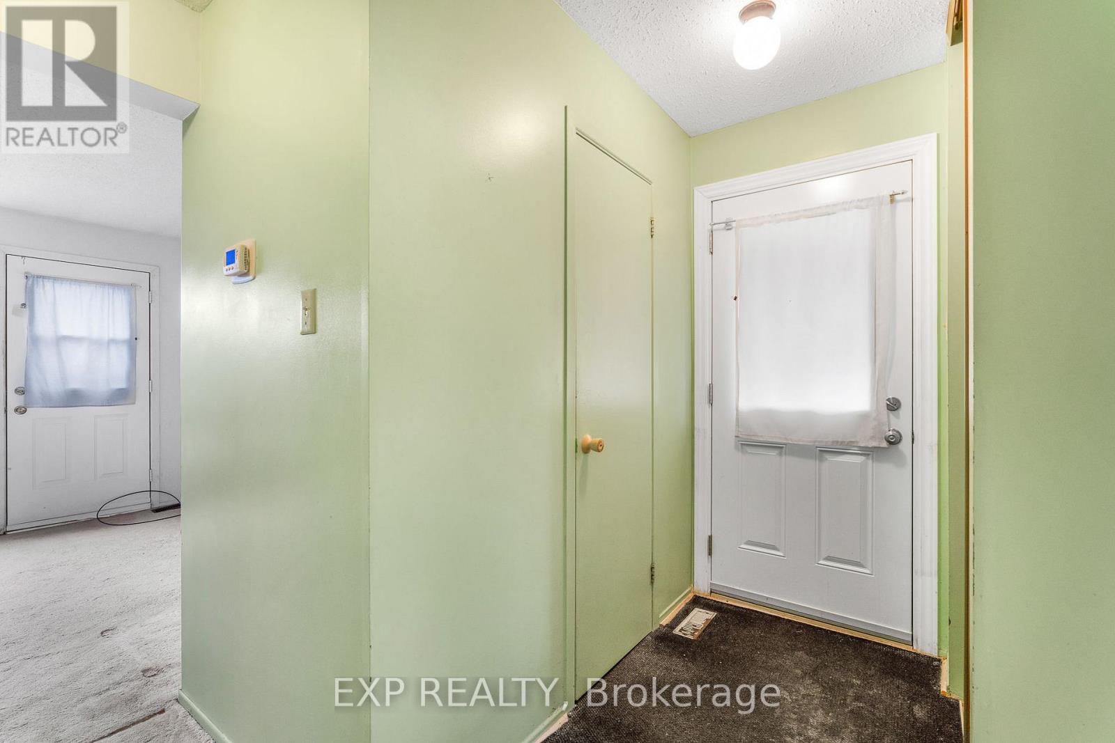 48 - 2276 Orient Park Drive, Ottawa, Ontario  K1B 4Z7 - Photo 3 - X12565440