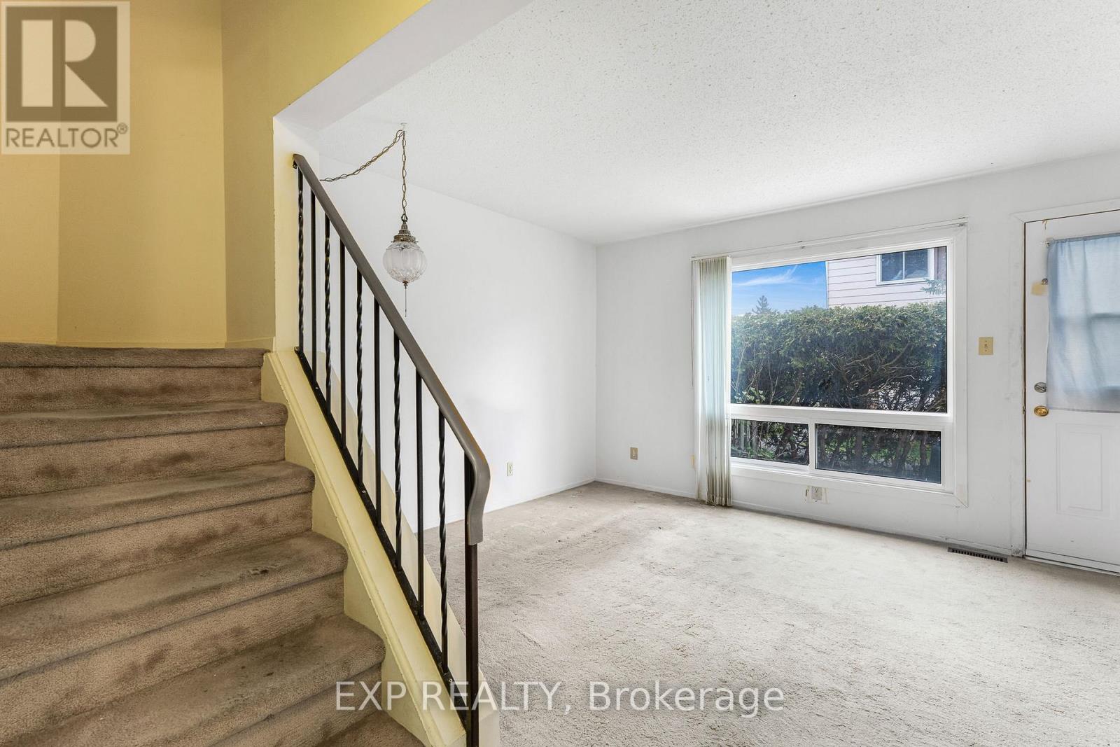 48 - 2276 Orient Park Drive, Ottawa, Ontario  K1B 4Z7 - Photo 4 - X12565440