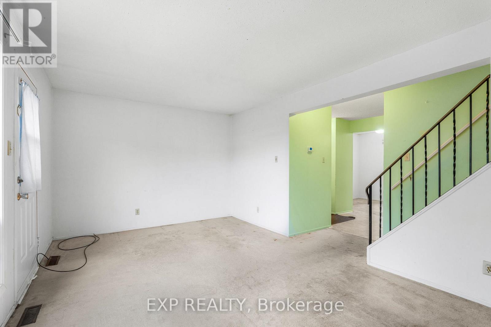48 - 2276 Orient Park Drive, Ottawa, Ontario  K1B 4Z7 - Photo 6 - X12565440