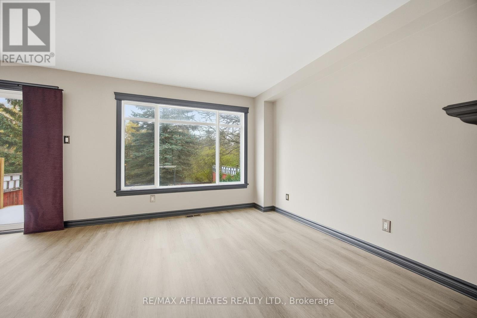 137 Hearst Way, Ottawa, Ontario  K2L 4G5 - Photo 13 - X12565454