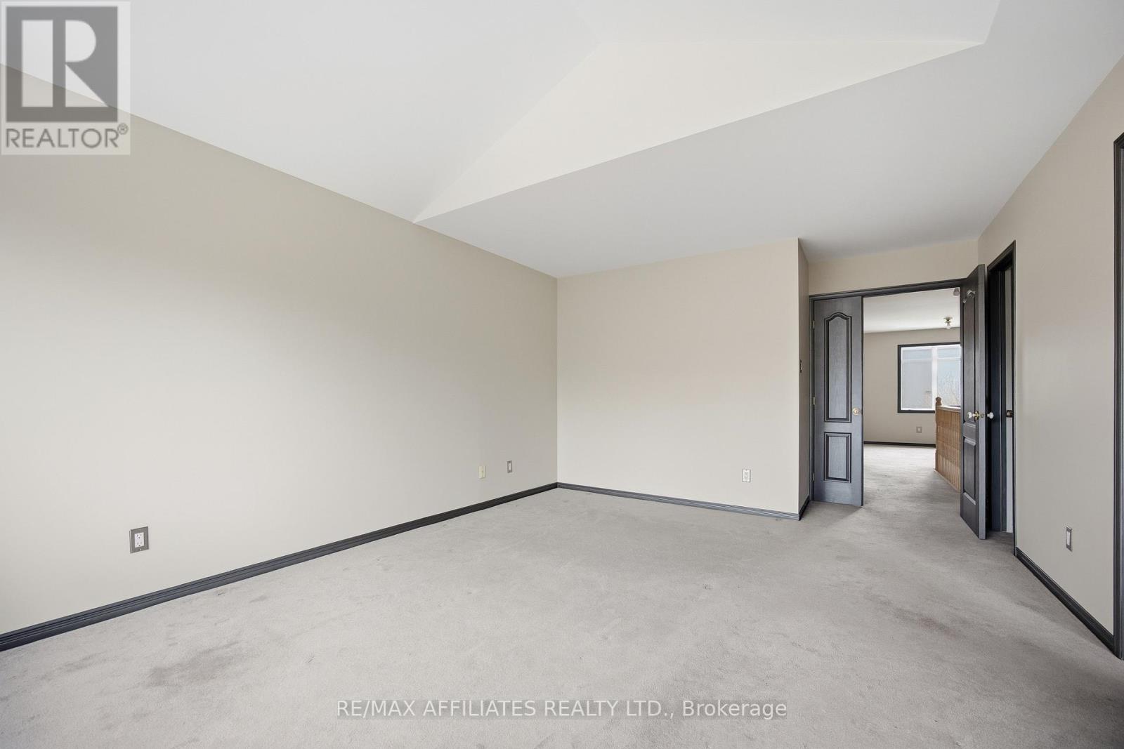 137 Hearst Way, Ottawa, Ontario  K2L 4G5 - Photo 23 - X12565454