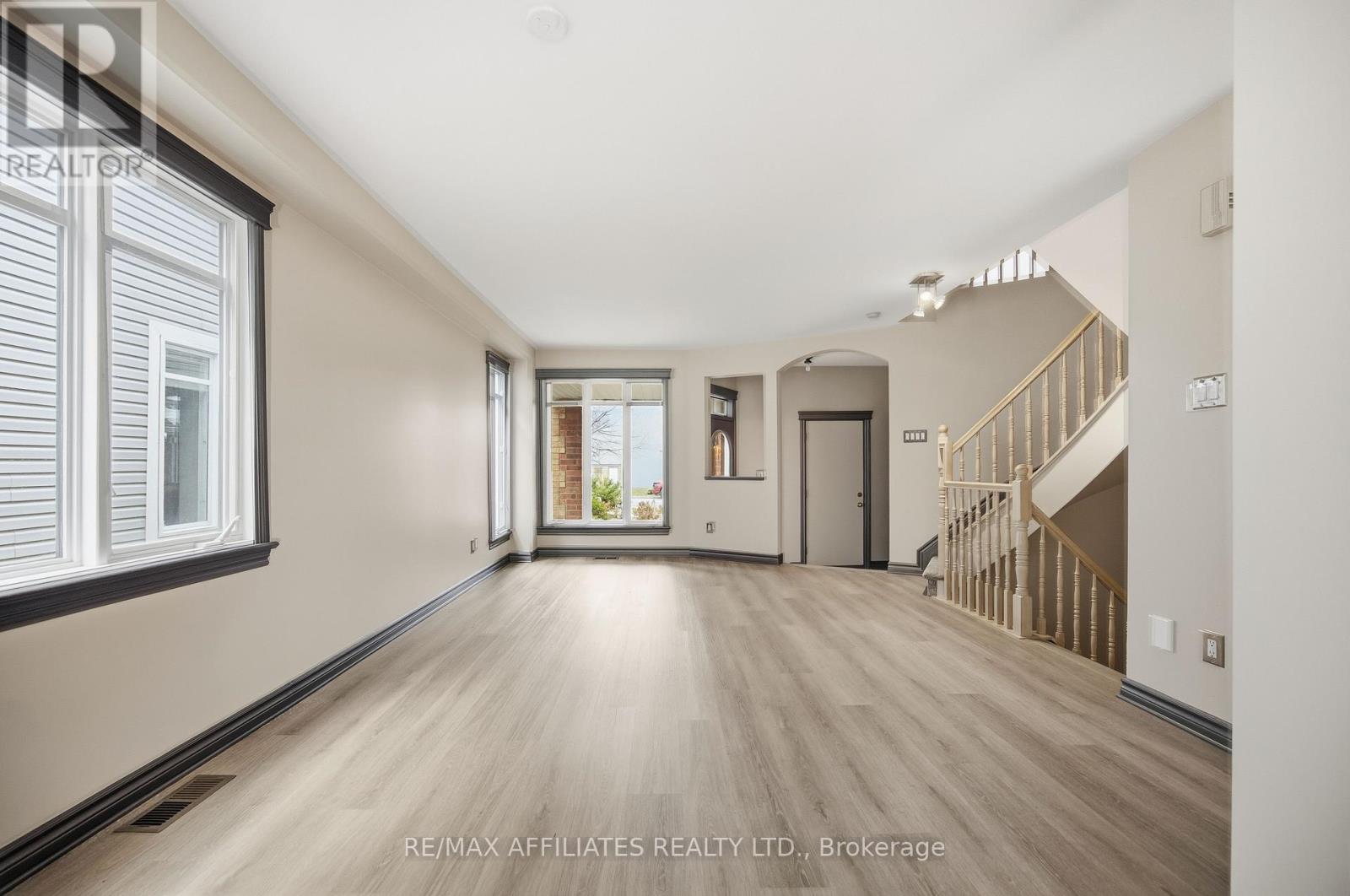 137 Hearst Way, Ottawa, Ontario  K2L 4G5 - Photo 9 - X12565454