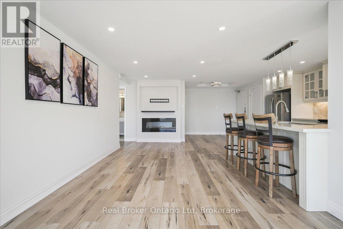 1004 - 4460 Tucana Court, Mississauga, Ontario L5R 3K9 - Photo 15 - W12565410