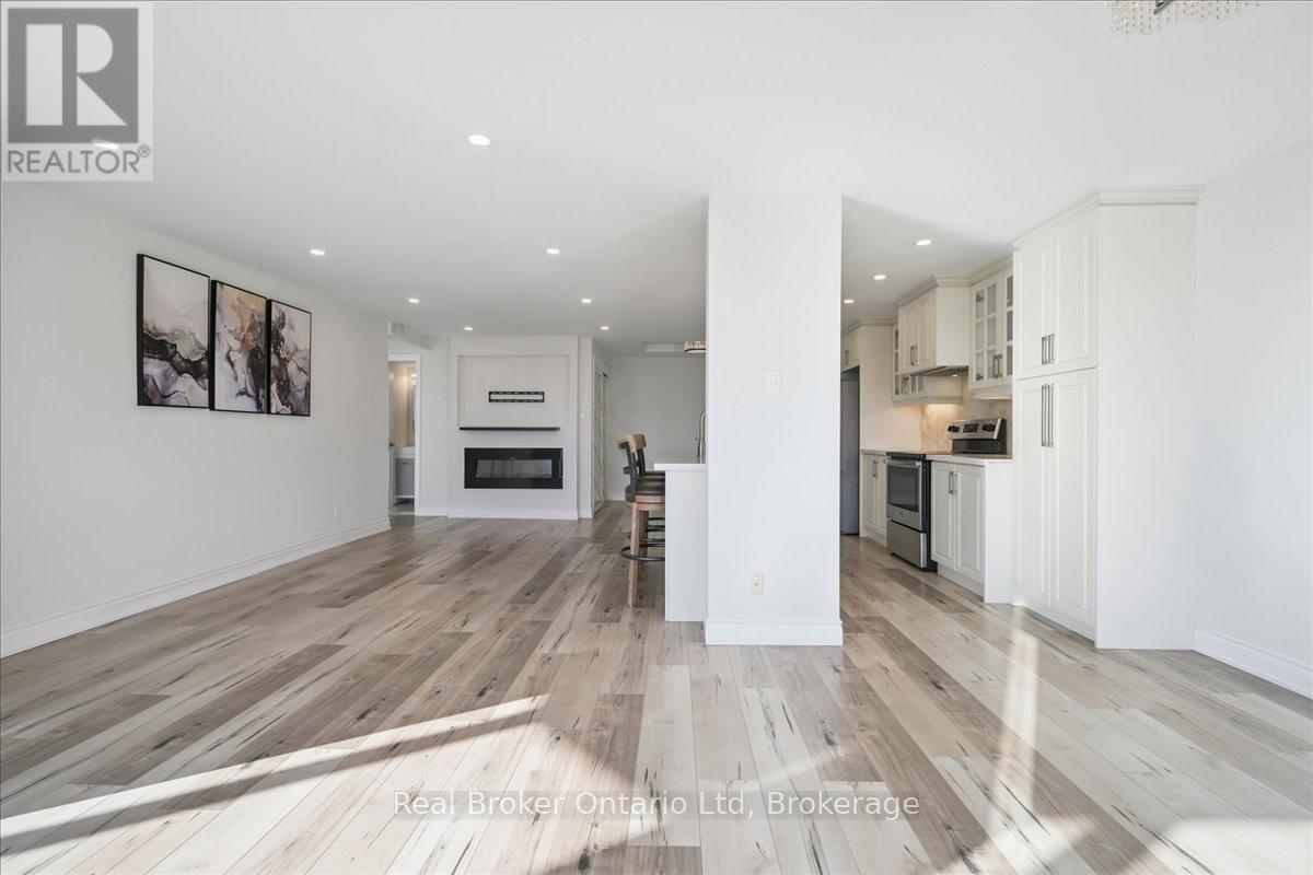 1004 - 4460 Tucana Court, Mississauga, Ontario L5R 3K9 - Photo 17 - W12565410