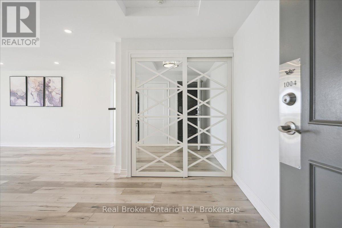1004 - 4460 Tucana Court, Mississauga, Ontario L5R 3K9 - Photo 3 - W12565410