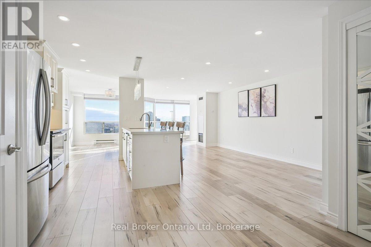 1004 - 4460 Tucana Court, Mississauga, Ontario L5R 3K9 - Photo 4 - W12565410