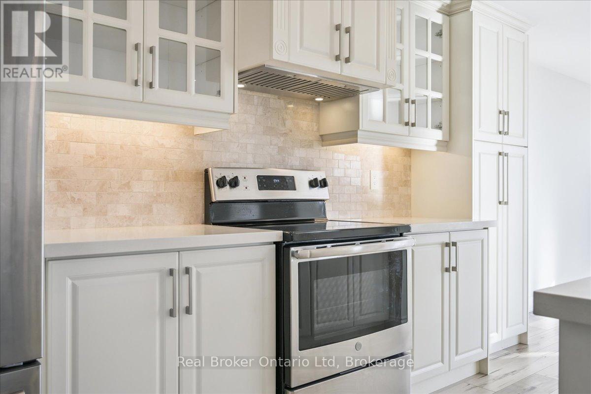 1004 - 4460 Tucana Court, Mississauga, Ontario L5R 3K9 - Photo 7 - W12565410