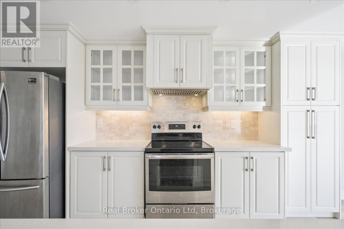 1004 - 4460 Tucana Court, Mississauga, Ontario L5R 3K9 - Photo 8 - W12565410